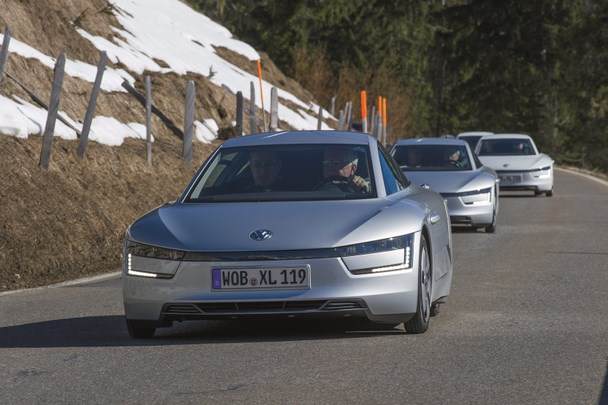 Гордостта на електрическата мобилност на Volkswagen - плъг-ин хибрида XL1 не прилича на никой друг модел на компанията и има отлични показатели.