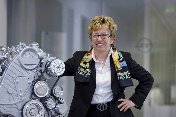 Рита Форст - вицепрезидент  по развойната дейност на Opel