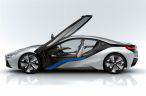 BMW-i8-zarezhdaem-elektromobil-3