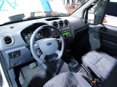 ford-transit-connect-electric-inside