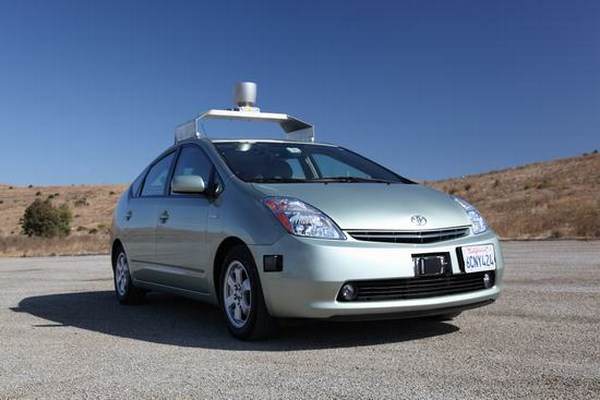 Самоуправляваща се Toyota Prius на Google
