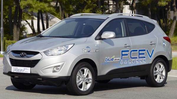 Водородният Hyundai ix35 не отстъпва с нищо на конвенционалните си конкуренти