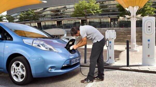 Електромобилно бъдеще с Nissan LEAF