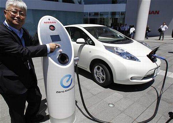 Nissan ще зарежда електрическия LEAF със слънчева енергия