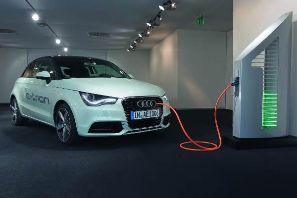 Audi A1 e-tron може да изминава по 50 км в града на електроенергия
