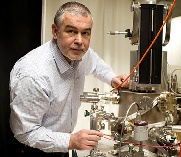 Българският професор Динко Чакъров разработва и изследва потенциалът на метанола 
