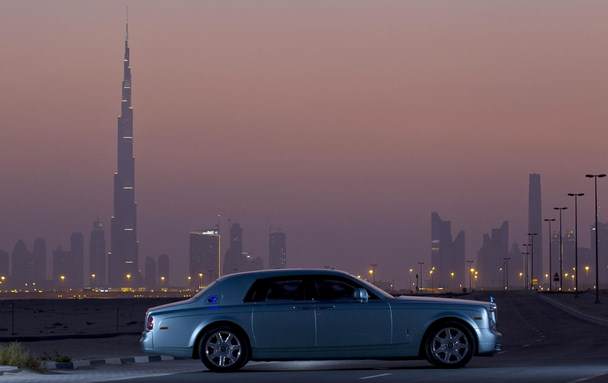 Електромобилът в Дубай, където има много потенциални клиенти...