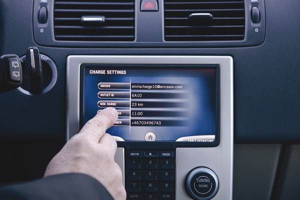 Новата система за интелигентно зареждане на електромобили е разработена съвместно с Volvo