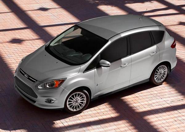 Моделът C-MAX хибрид на Ford, ще е пряк конкурент на Toyota Prius v и ще е на пазара в САЩ от тази есен