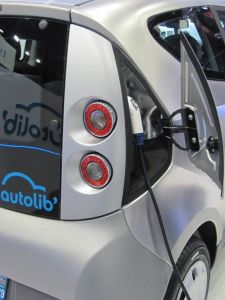 bollor-bluecar-electric-car-used-for-autolib-car-sharing-service-in-paris