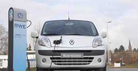 Тестови kangoo и fluence предлагат от Renault