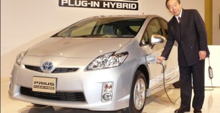 Toyota Prius зареждаем хибрид