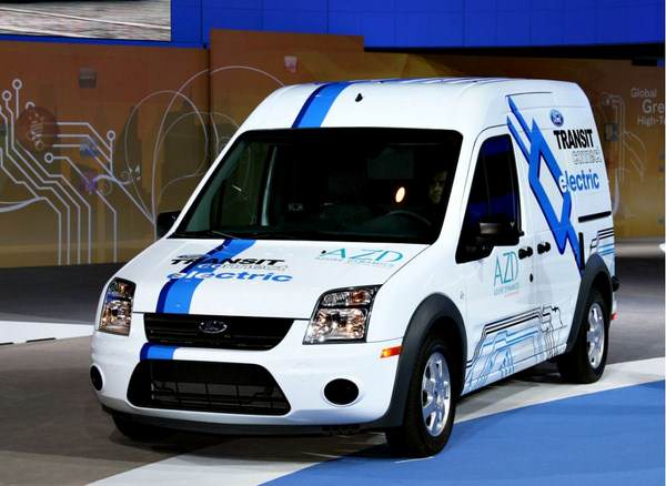 Още преди масовата му поява, електрическият Ford Transit Connect е вече хит