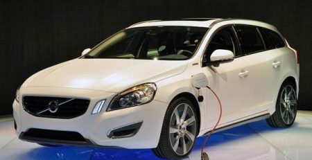 Хибридното Volvo V60