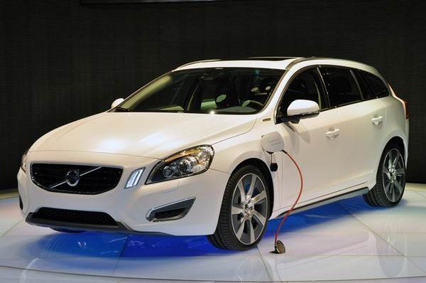 Хибридното Volvo V60