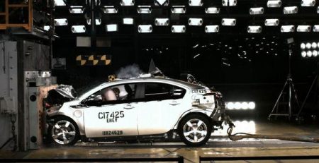 Челен краш-тест на Chevy Volt