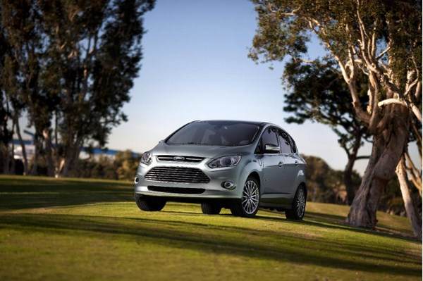 Ford C-Max Hybrid ще конкурира Toyota Prius