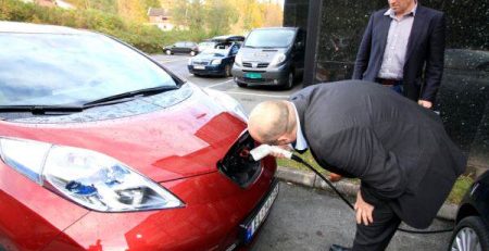 Натоварена есен ще имат май в Nissan Норвегия с доставки на електрическия LEAF