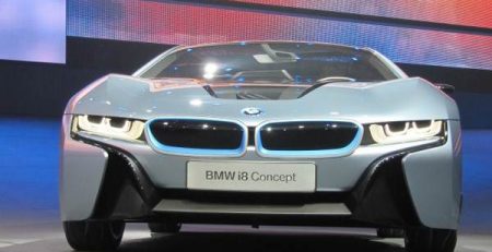 Зареждаем хибрид i8 от BMW - престижен модел, големи очаквания, сериозна цена