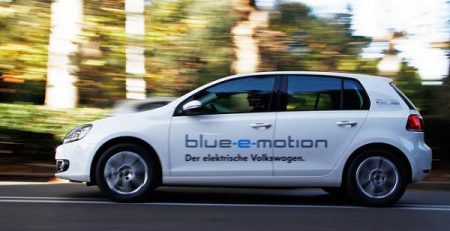 Електрическият Volkswagen Golf Blue-e-motion май ще се казва просто e-Golf