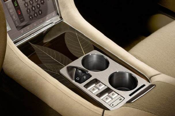 fisker_karma_interior_bez_kozha