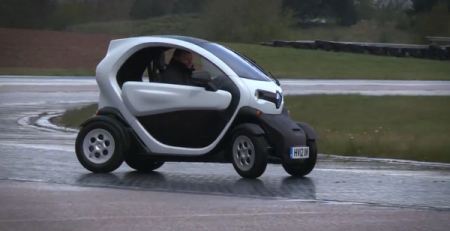 Twizy - равен на всяка друга кола и при дрифт