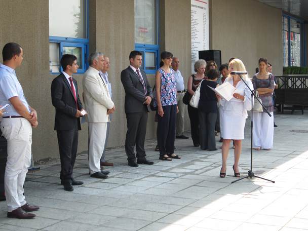 oficialno-razriazvane-na-lentata-na-solarnata-zariadna-stancia-pred-inter-expo-centar