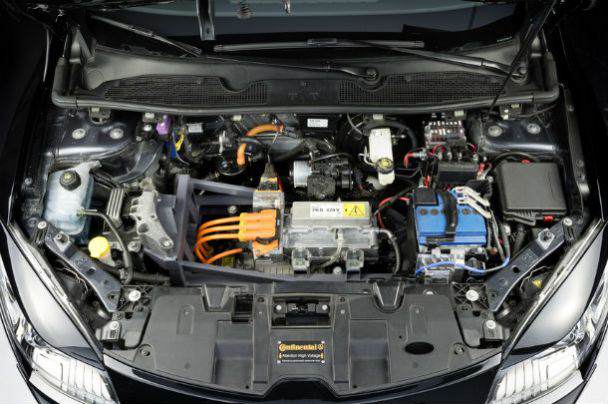 continental_elektromobil_renault_megane