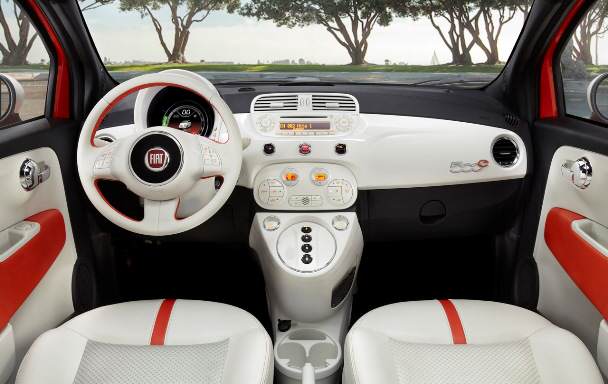 elektricheski_fiat_500e_interior