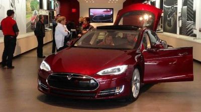 tesla_model_s_salon_mall