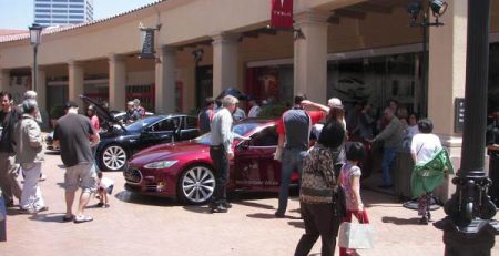 tesla-model-s-event-subitie