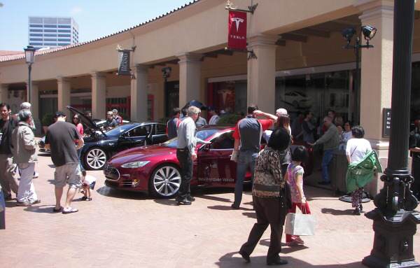 tesla-model-s-event-subitie