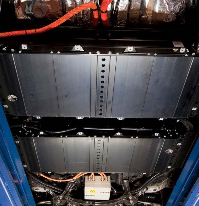 Toyota-RAV4-EV-prototype-battery-pack.jpg