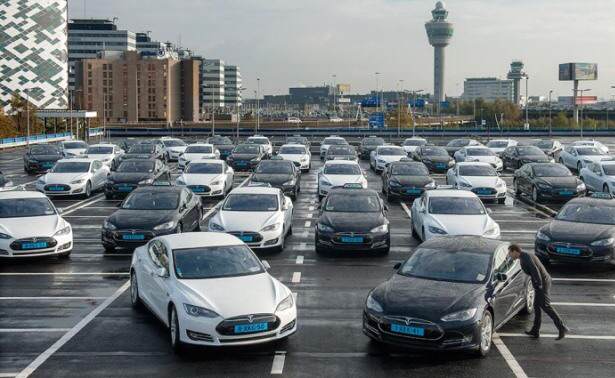 tesla_model_s_taxi_amsterdam