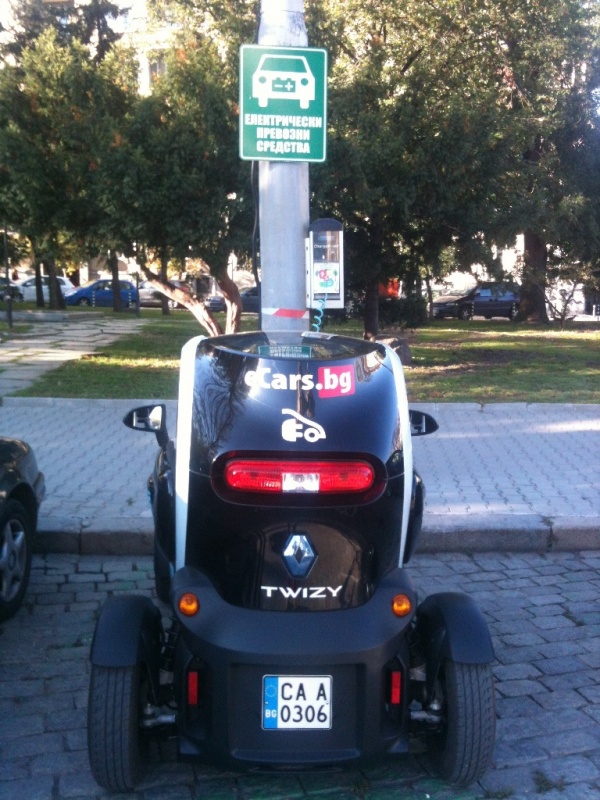 twizy_zariadna_stancia_alexander-nevski.jpg