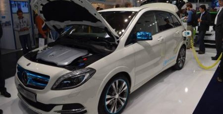 mercedes-benz-b-class-electric-drive-ecartec-munich-2013-ecars-bg