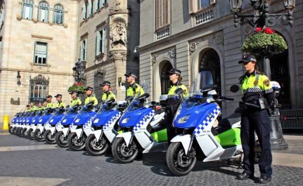 bmw_c_evolution_skuteri_policia_barcelona