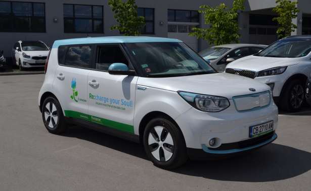 kia-soul-ev-rent-a-car