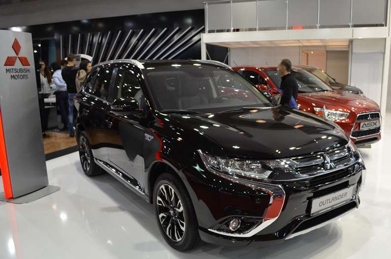 mitsubishi_outlander_phev_avtosalon_sofia_2015_ecars_bg.jpg