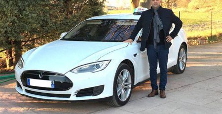 tesla-model-s-elektrichesko-taxi