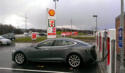 tesla-supercharger-benzinostancii