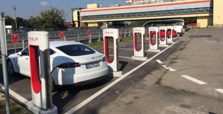 tesla-supercharger-autogrill