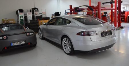 tesla-model-s-munchen-service-center