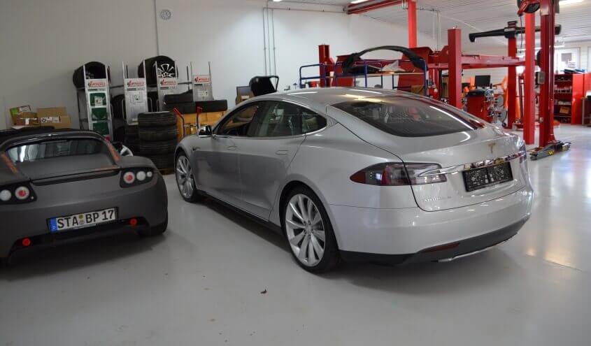 tesla-model-s-munchen-service-center