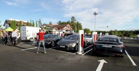 nai-goliam-tesla-supercharger-norvegia