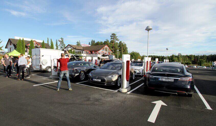 nai-goliam-tesla-supercharger-norvegia