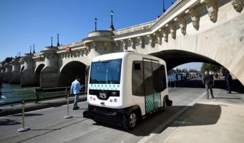 easy-mile-avtonomen-elektro-shuttle-paris