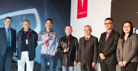 tesla-first-delivery-taiwan