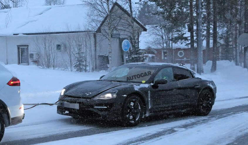 porsche-cayenne-tegli-mission-e