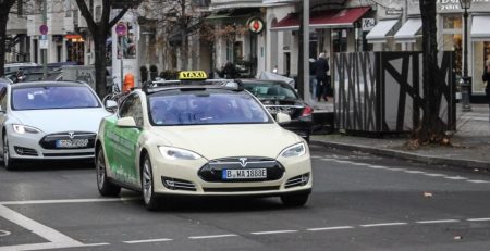 tesla-model-s-taxi